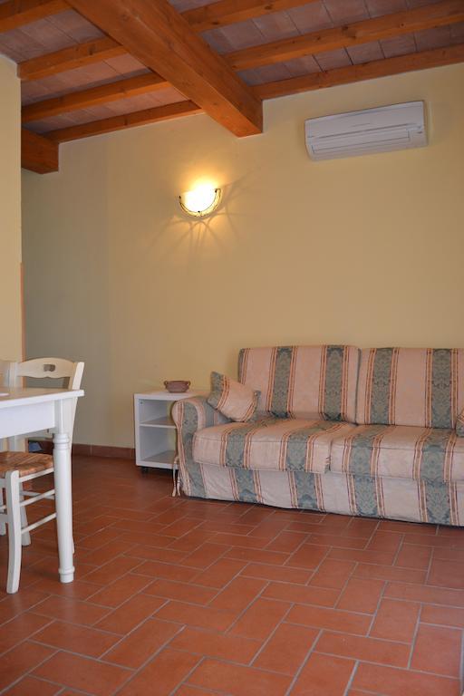 Agriturismo Beveraggio Appartamenti Marina di Grosseto Ruang foto